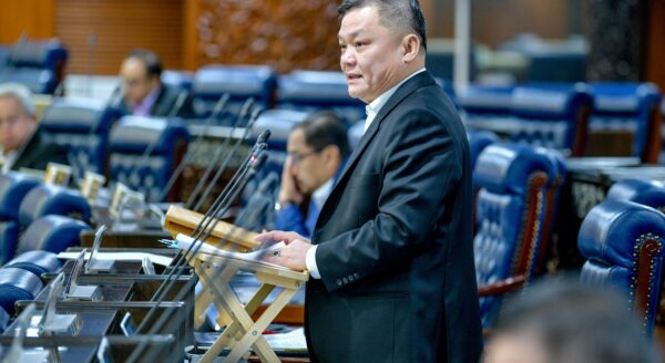 【范长锡：推动原产业从原料出口迈向高价值下游工业】 【政府加强研发与科技应用　提高出口价值及小园主收入】